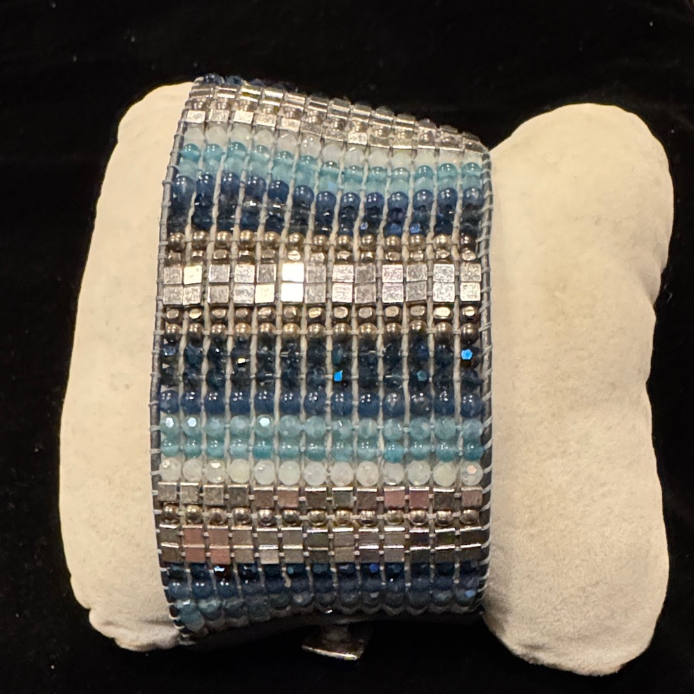 Beautiful NAKAMOL Beaded Bracelet with Blue and Silver Accents